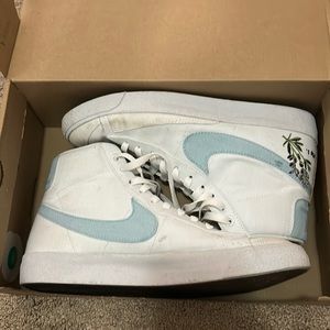 Rare blazers women’s U.S. 9.5 Men’s 8